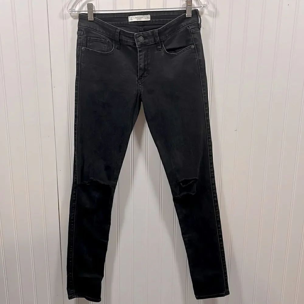 Abercrombie & Fitch black distressed mid rise skinny jean